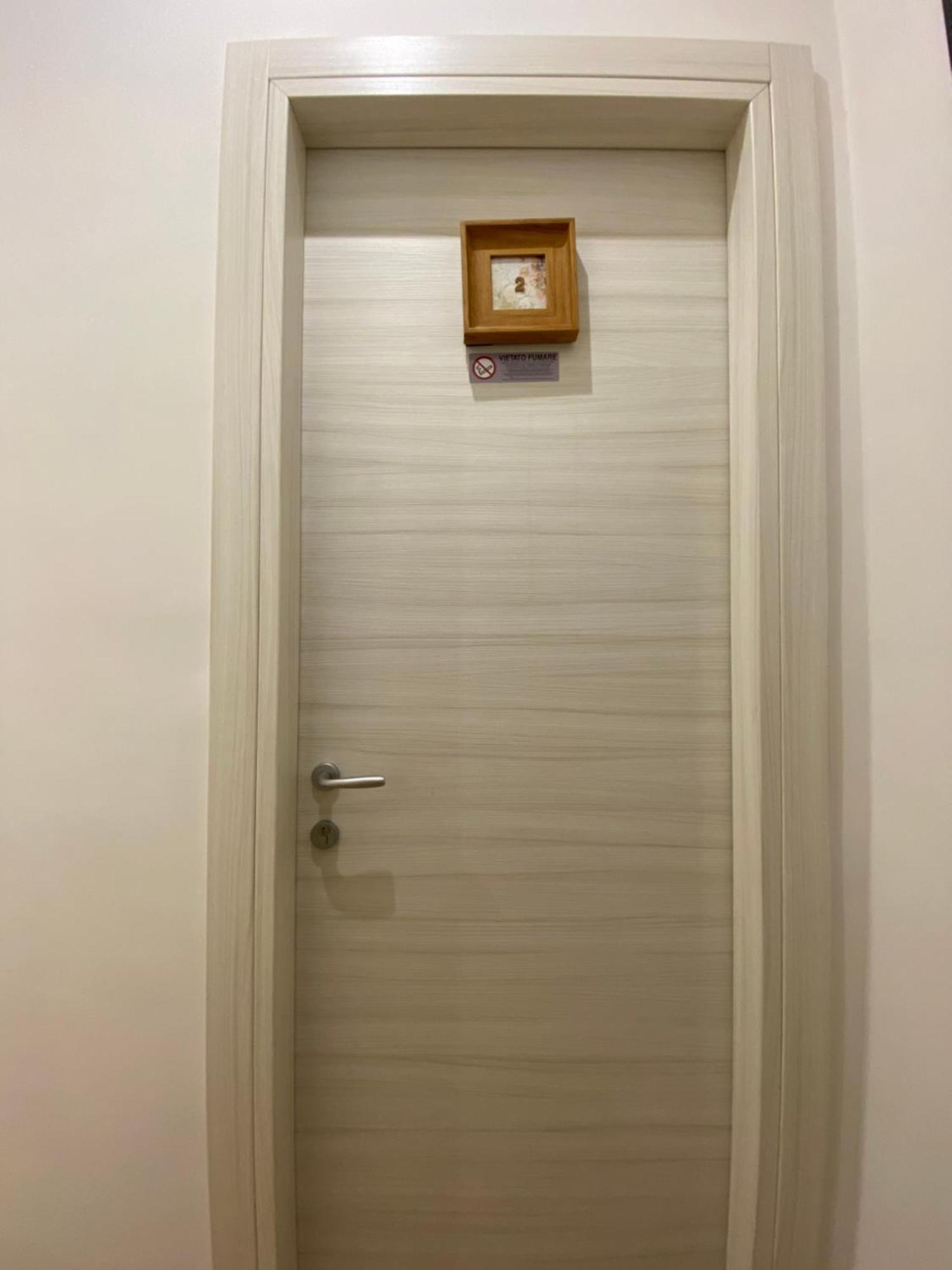 לינה וארוחת בוקר רומא Domus Castroni Germanico מראה חיצוני תמונה